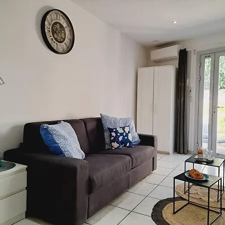 Apartment Grand Studio Rdc, Avec Parking Gratuit Sur Place