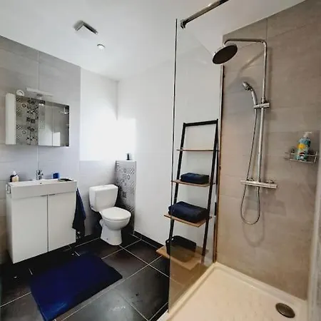 Grand Studio Rdc, Avec Parking Gratuit Sur Place Apartamento